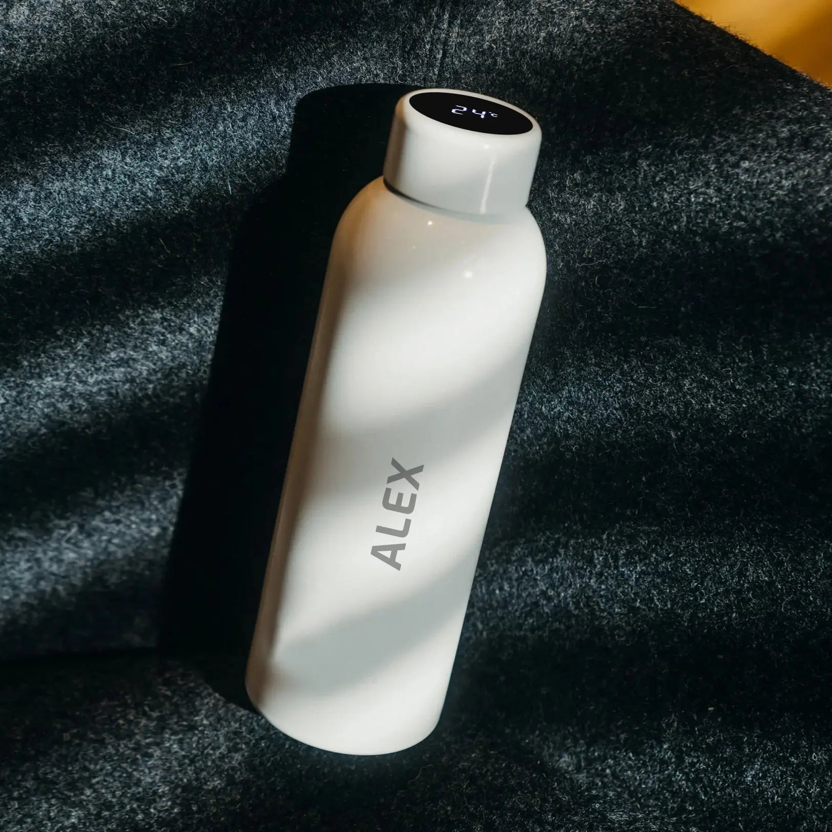 Thermos with temperature indicator