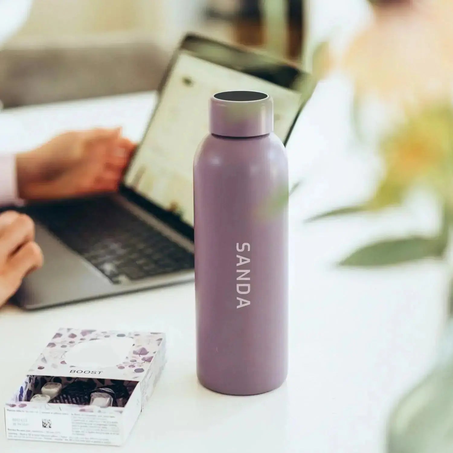 Thermos with temperature indicator