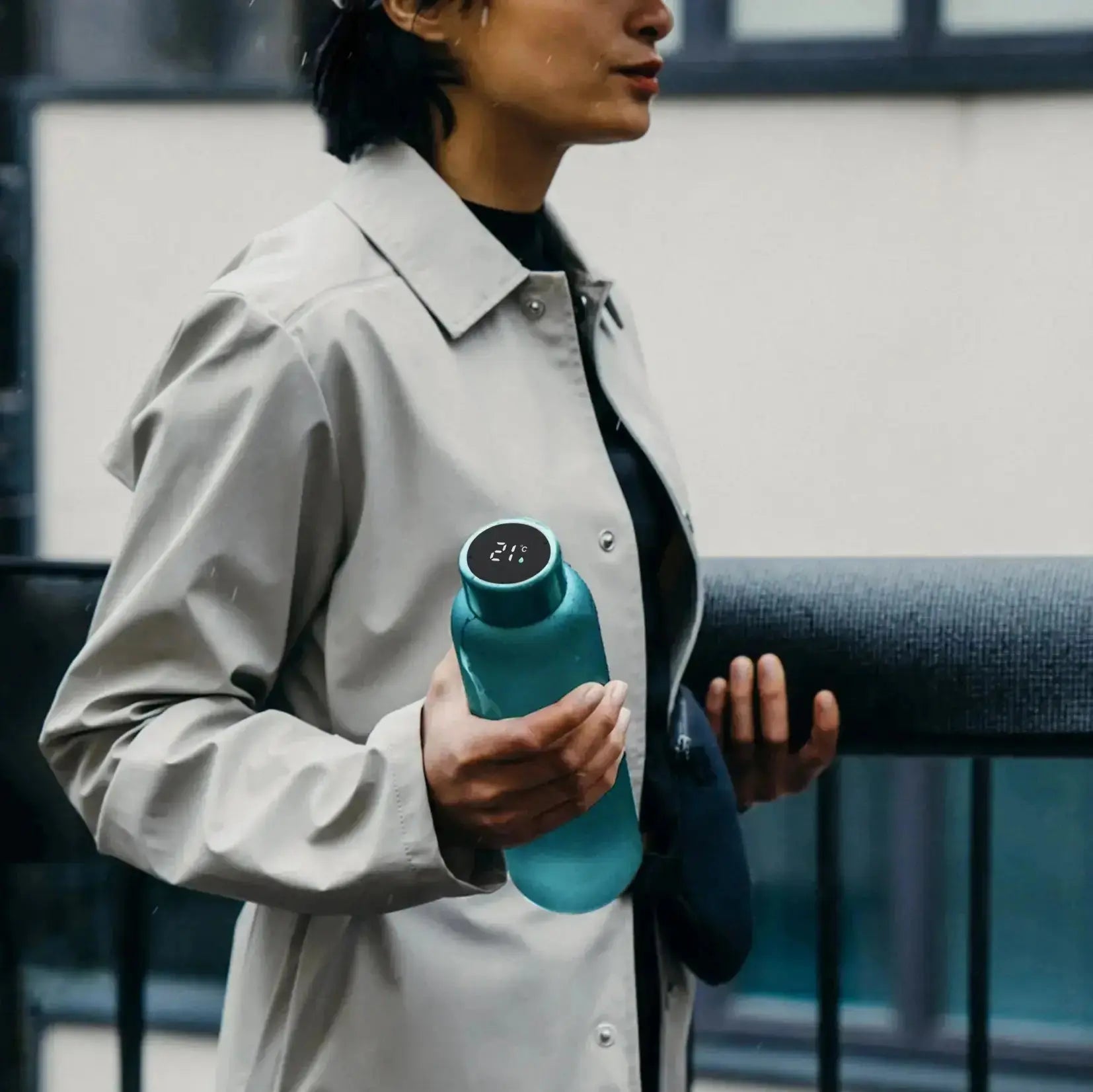Thermos with temperature indicator