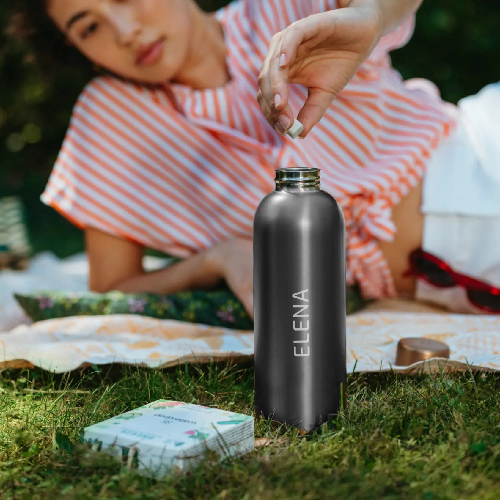 Thermos with temperature indicator